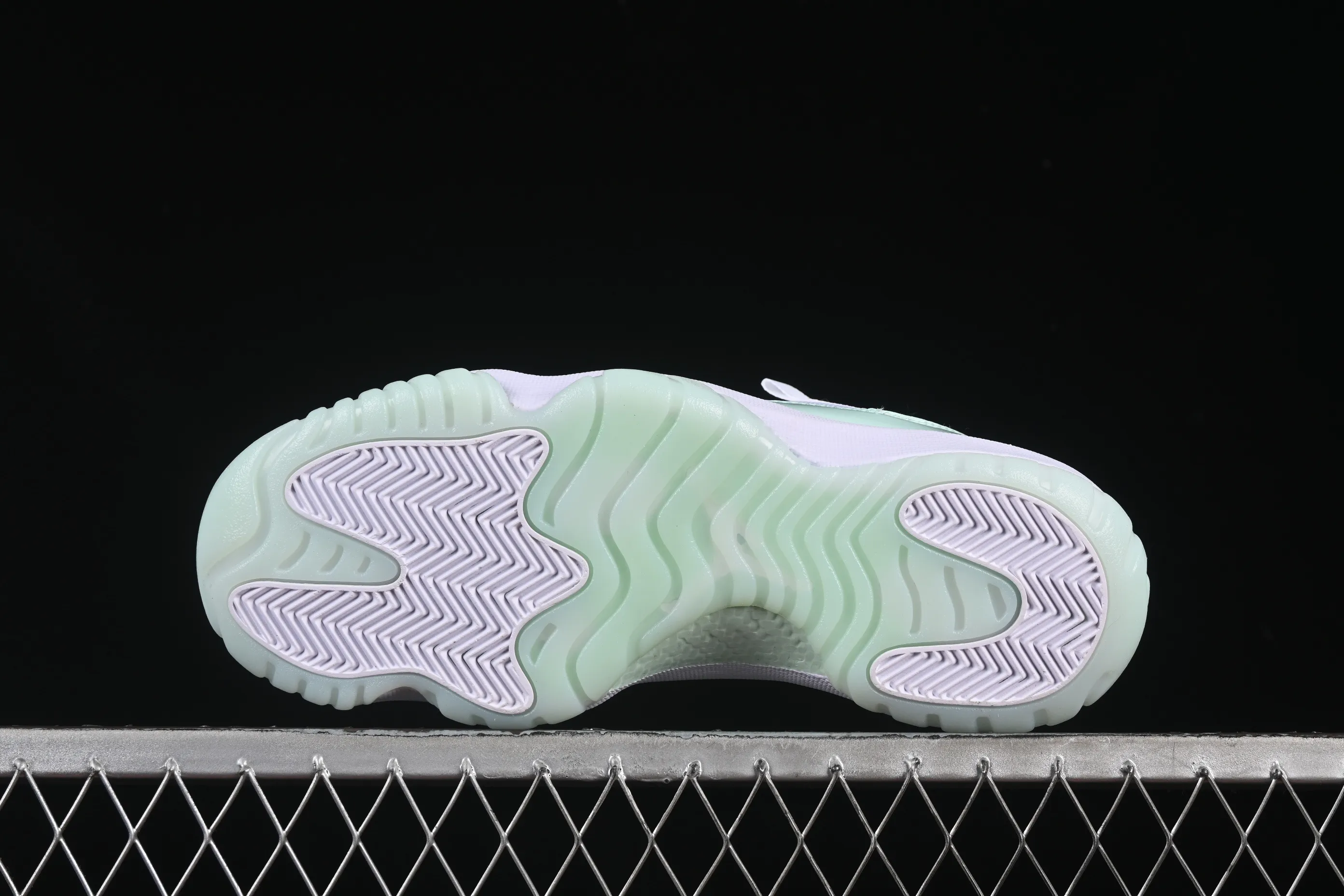 All categories Air Jordan Jordan series basketball shoes Air Jordan 11 Air Jordan 11 Low "Lgloo" AJ11 Joe 11 mint green AH7860-103
